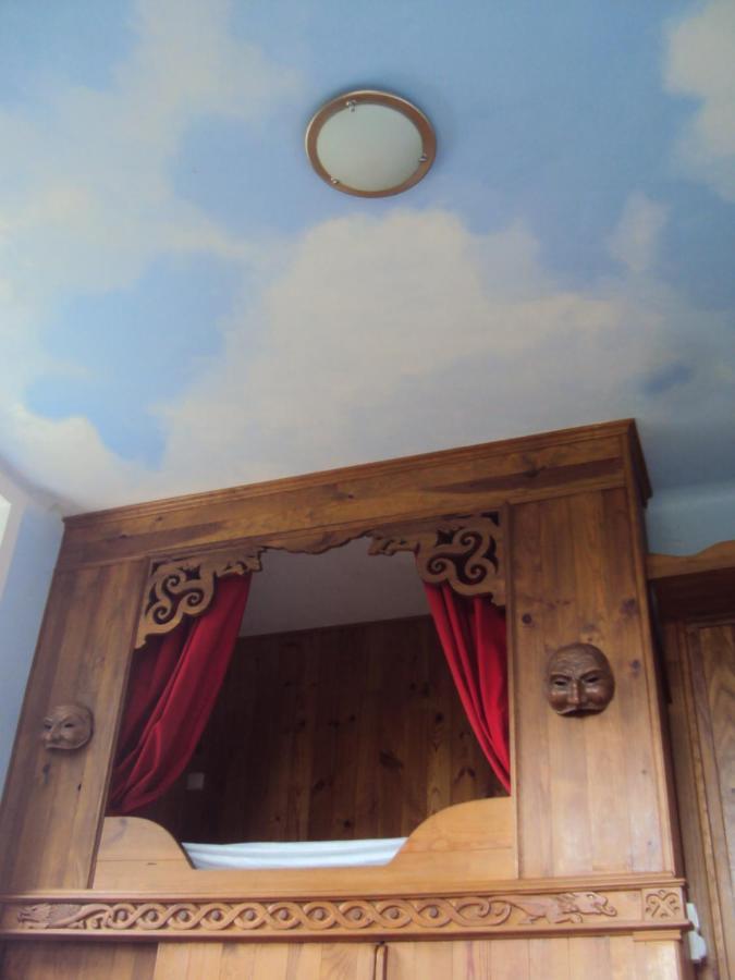 El Gato Negro Bed & Breakfast Монтиняк Екстериор снимка