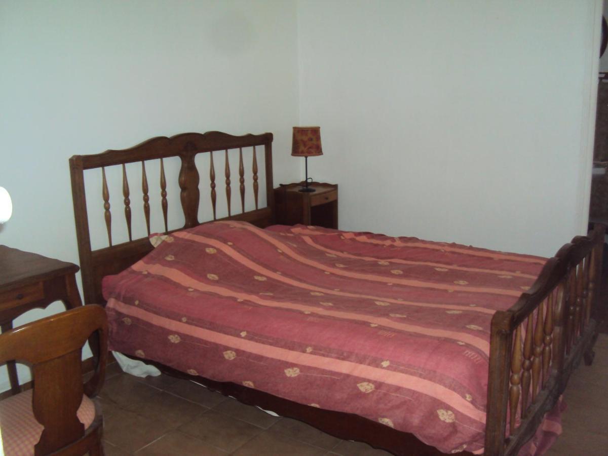 El Gato Negro Bed & Breakfast Монтиняк Екстериор снимка