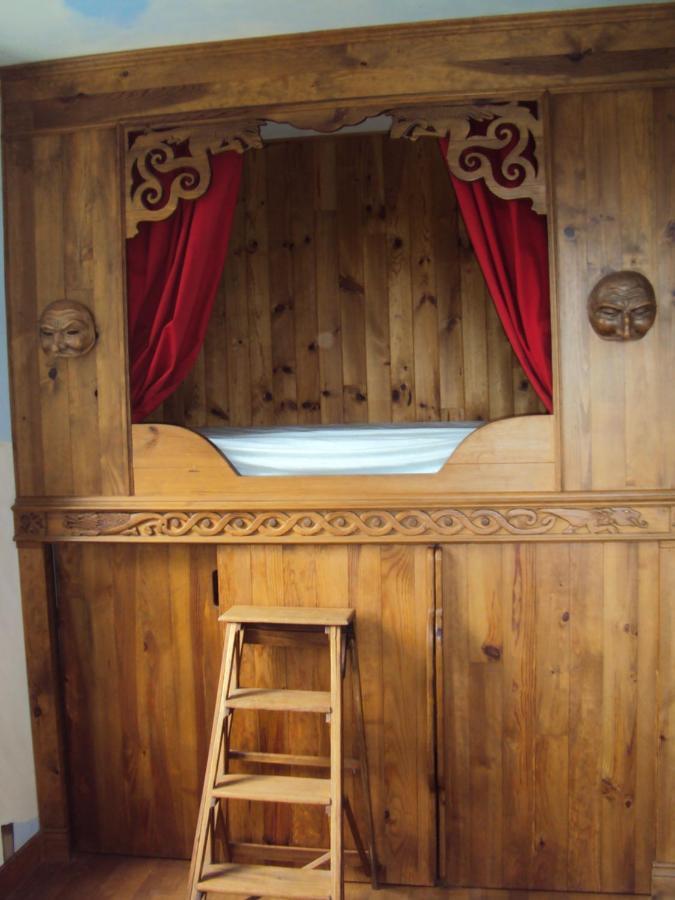 El Gato Negro Bed & Breakfast Монтиняк Екстериор снимка