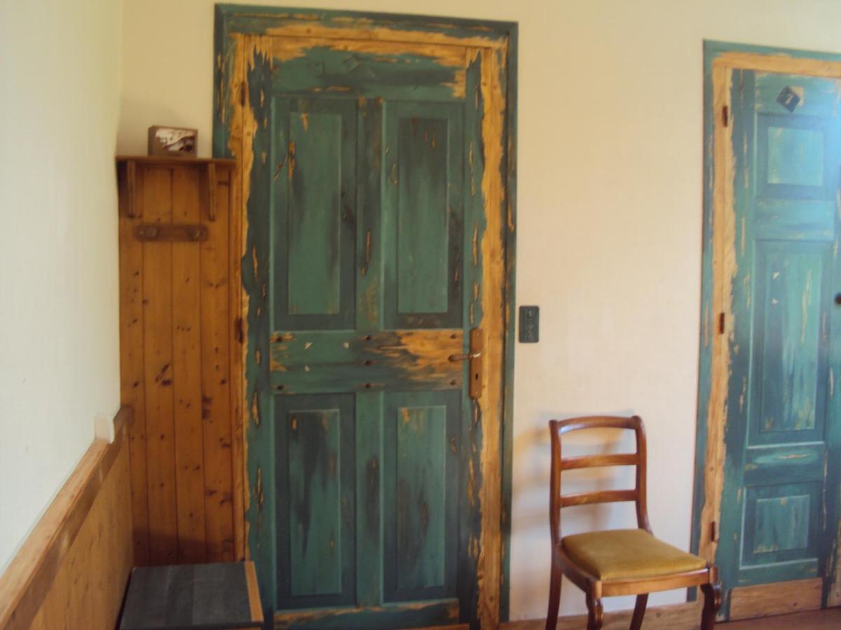 El Gato Negro Bed & Breakfast Монтиняк Екстериор снимка